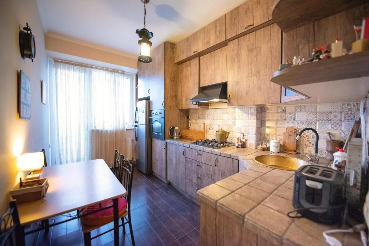 Central Vake W/ Free Parking . 2 Bedroom / 1 Bath Tbilisi 0*,