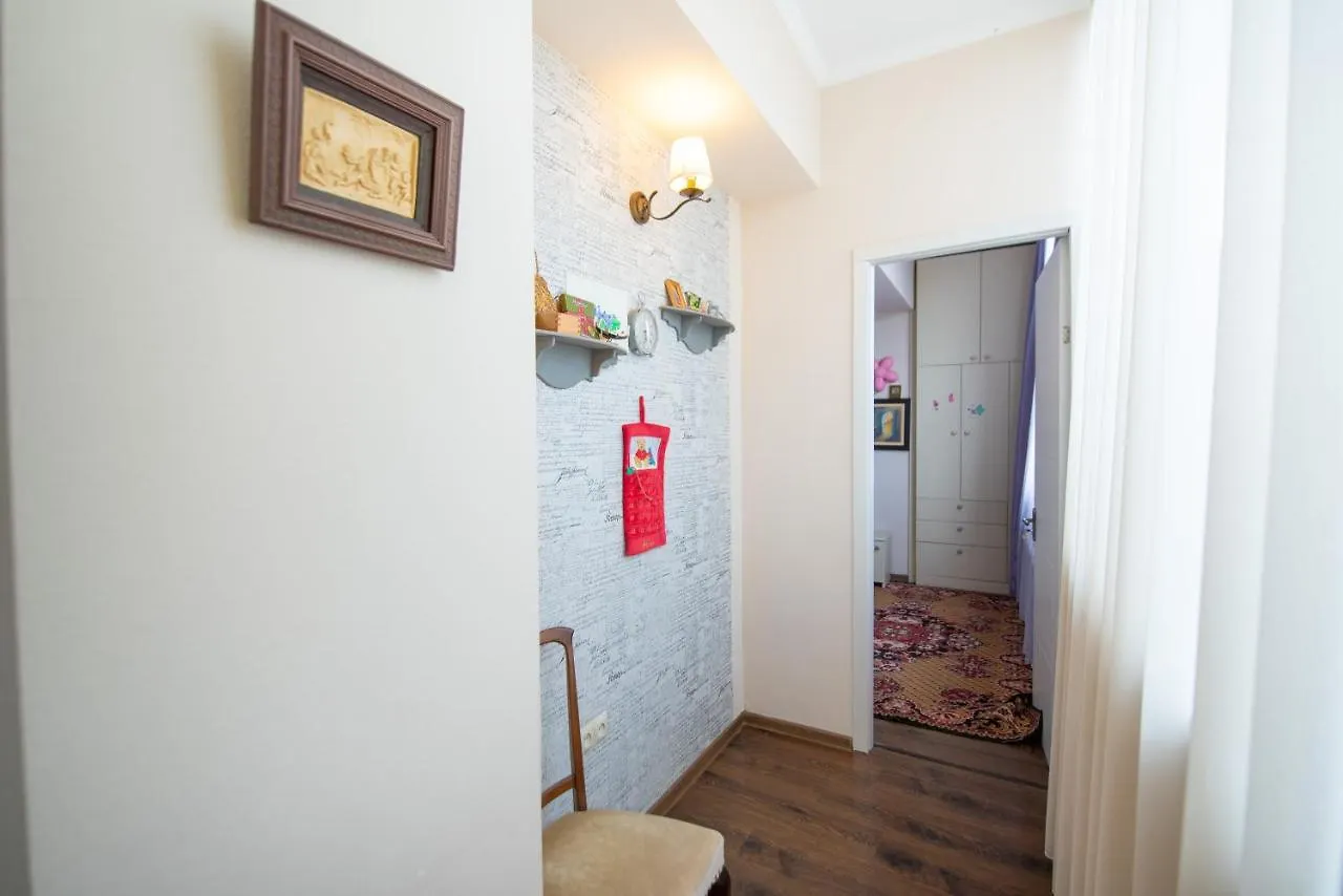 Apartment Central Vake W/ Free Parking . 2 Bedroom / 1 Bath Tbilisi Georgia